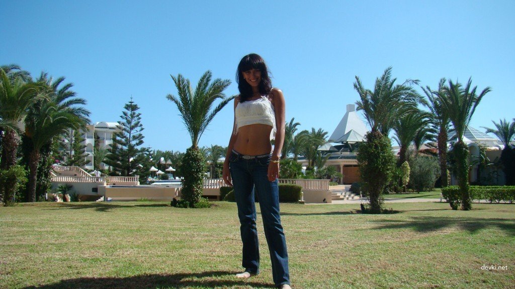 Sexy Girl Loves Sucking Cock and Posing Nude - Amateur Porn Pic