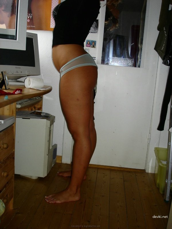 Redhead Babe Gives Sloppy Blowjob - Amateur Porn Photo