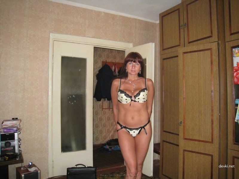 Desperate MILF Craving Cock: Amateur Porn Photo of Lonely Woman in Need of Hardcore Fucking