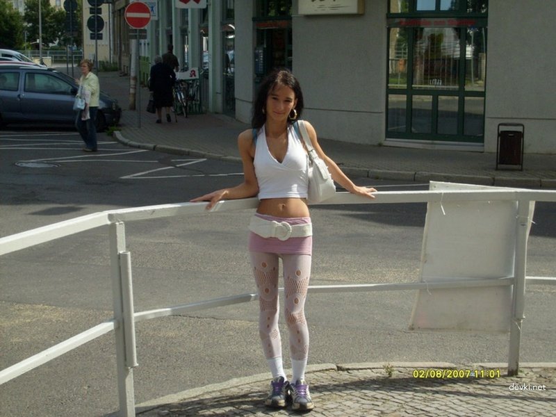 Student Gets Fucked Hard by Thick Cock in Amateur Porn