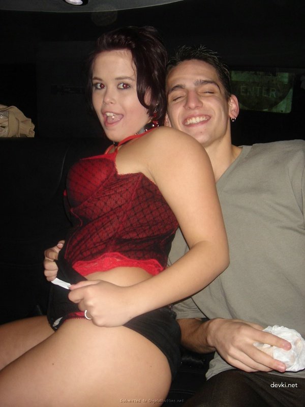 Wild Sluts in Nightclub: Amateur Porn Photos of Naughty Girls Getting Freaky