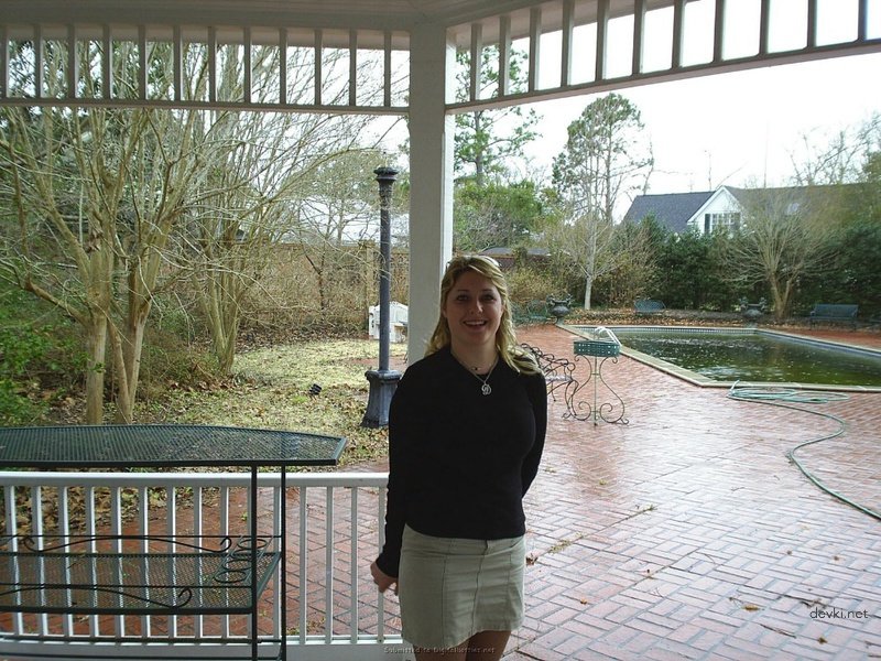 Curvy Babe Engages in Hardcore Sex - Amateur Porn Photo