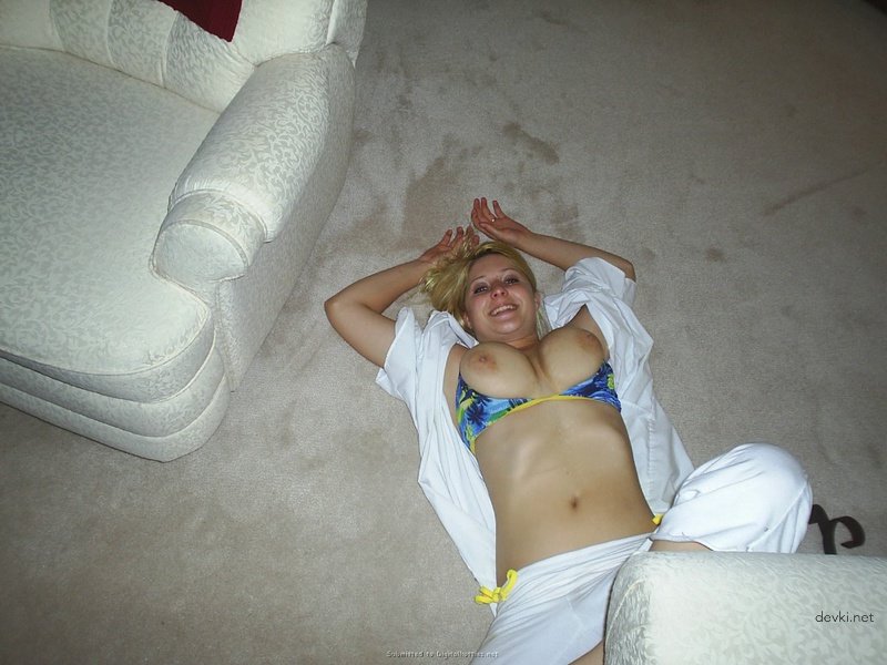 Curvy Babe Engages in Hardcore Sex - Amateur Porn Photo