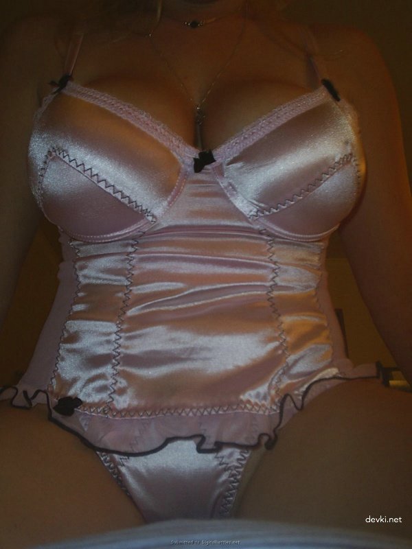 Curvy Babe Engages in Hardcore Sex - Amateur Porn Photo