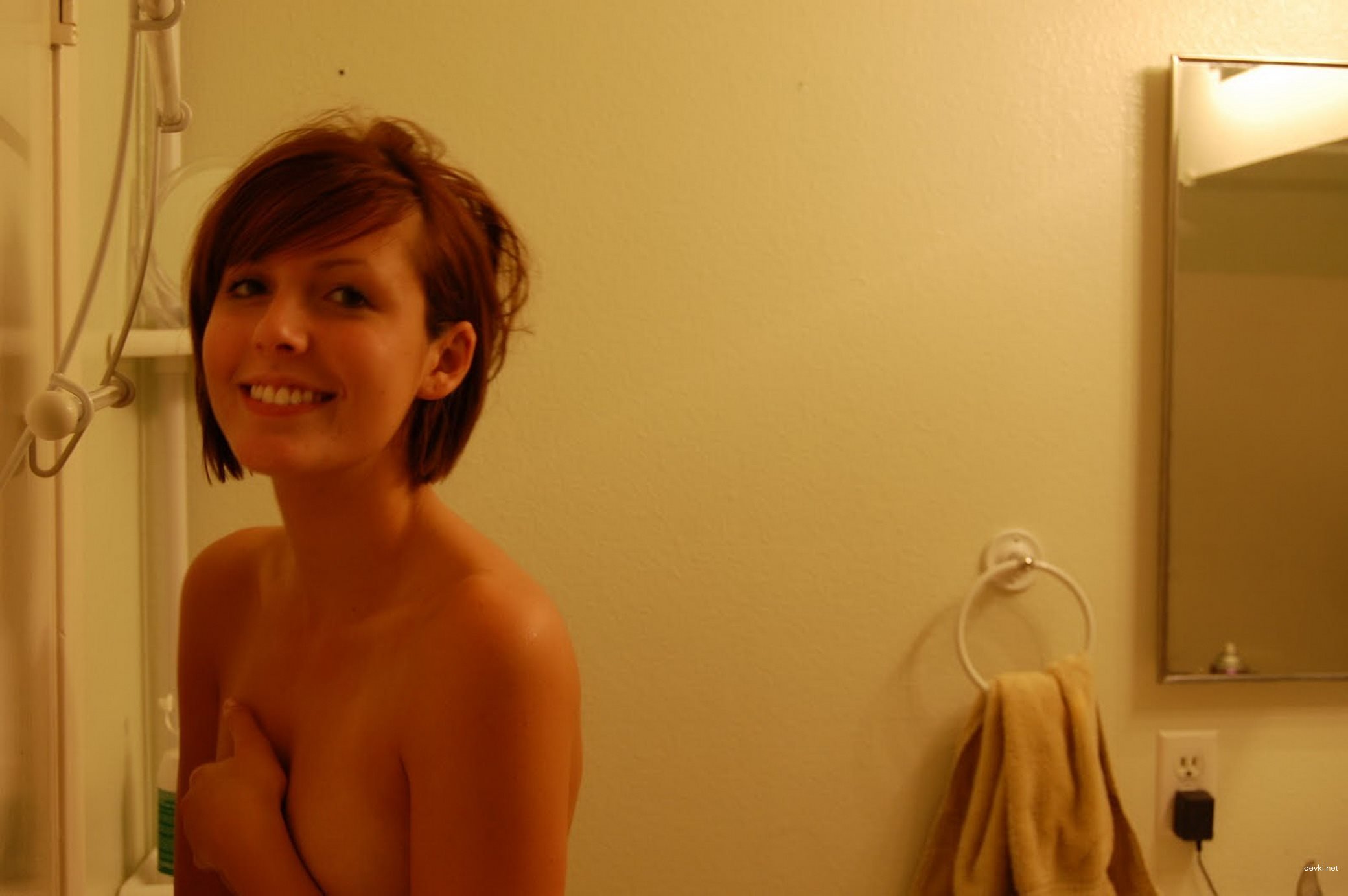 Boyfriend Captures Naked Girlfriend - Explicit Amateur Porn Photos