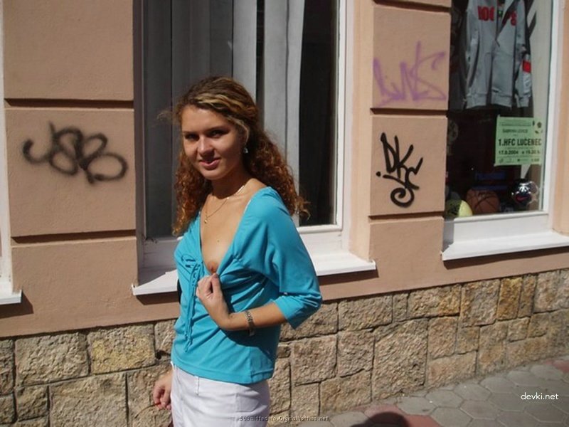 Girl Helps Boyfriend Cum: Explicit Amateur Porn Photo