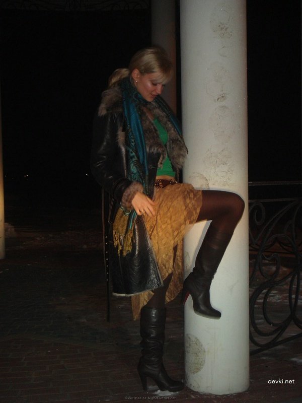 Hot Amateur Threesome: Found Girl for MMF Action