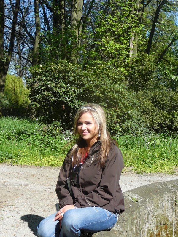 Big Tits Amateur Babe Exposed: Explicit Photos