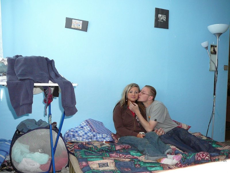 Big Tits Amateur Babe Exposed: Explicit Photos