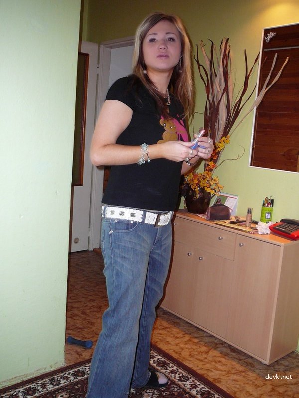 Big Tits Amateur Babe Exposed: Explicit Photos