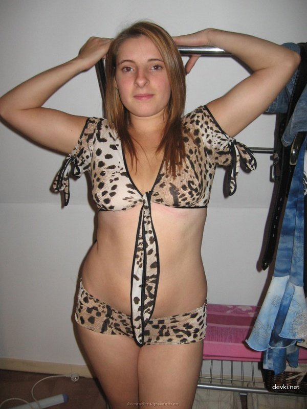 Young Wife Gives Blowjob - Amateur Porn Photo