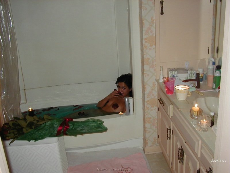 Wild At-Home Amateur Porn: Explicit House Party Orgy