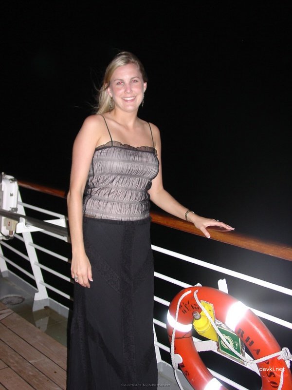 Amateur Honeymoon Porn Report: Explicit Newlywed Sex Pics