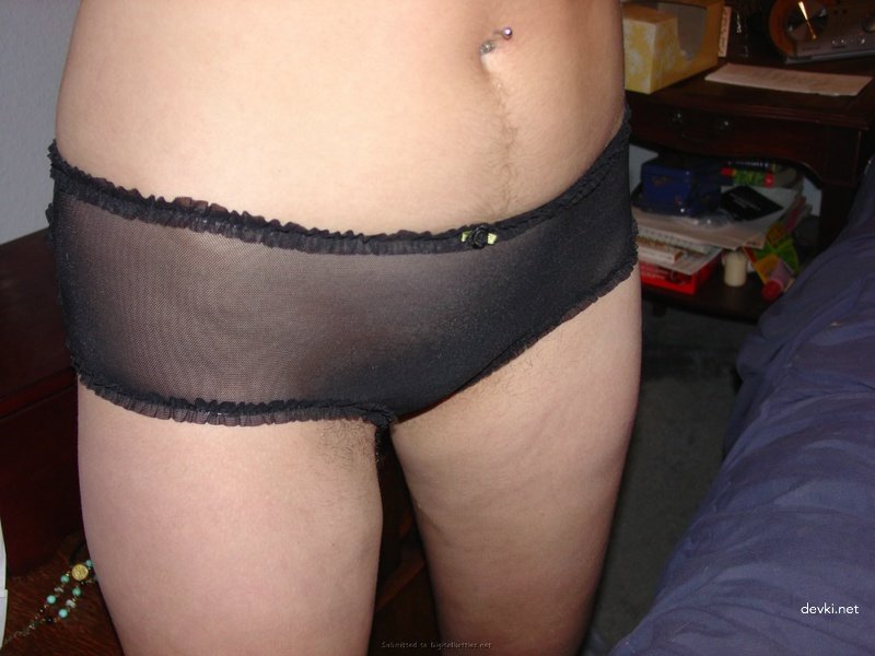 Amateur Honeymoon Porn Report: Explicit Newlywed Sex Pics