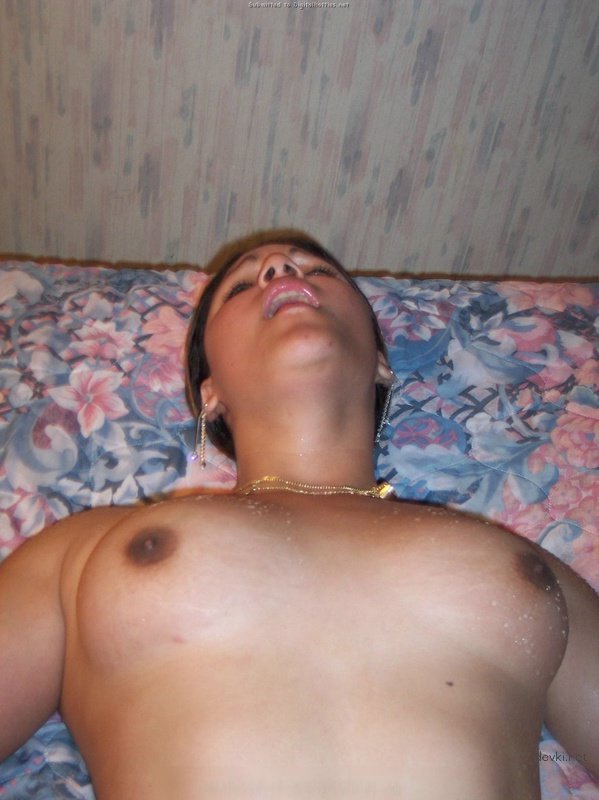 Finger Fucking Amateur Wife - Explicit Homemade Porn Pics