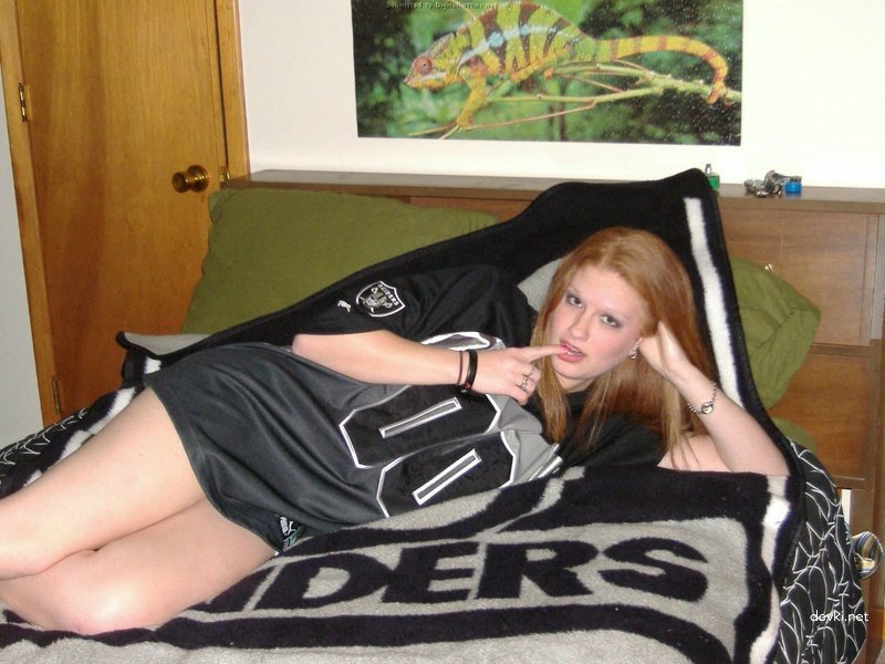 Redhead Gives Blowjob: Amateur Porn Photo