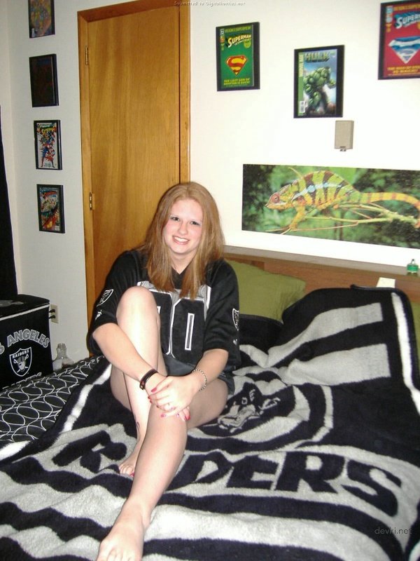 Redhead Gives Blowjob: Amateur Porn Photo