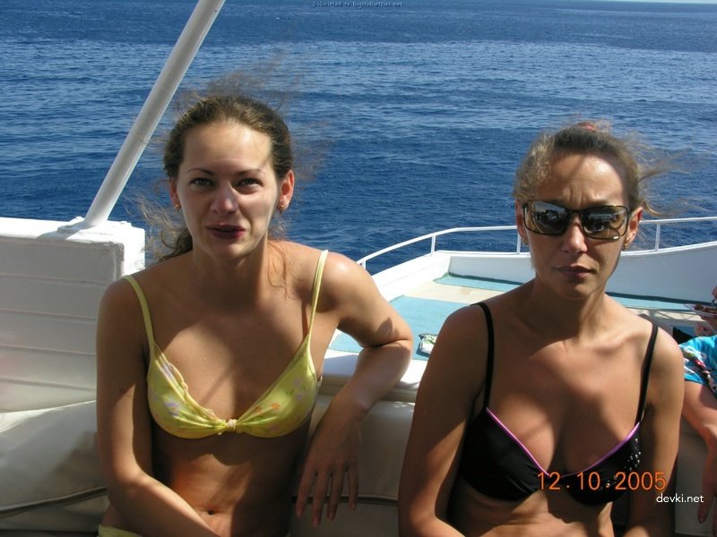 Hardcore Vacation Sex: Amateur Hubby Fucks Wife in Explicit Porn Pics