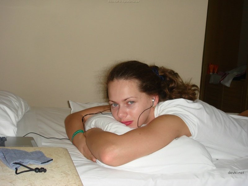 Hardcore Vacation Sex: Amateur Hubby Fucks Wife in Explicit Porn Pics