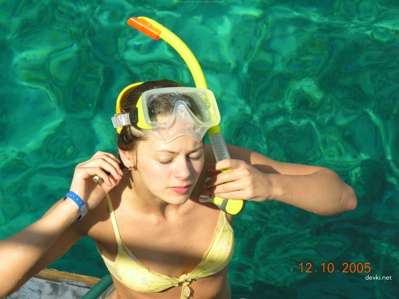 Hardcore Vacation Sex: Amateur Hubby Fucks Wife in Explicit Porn Pics