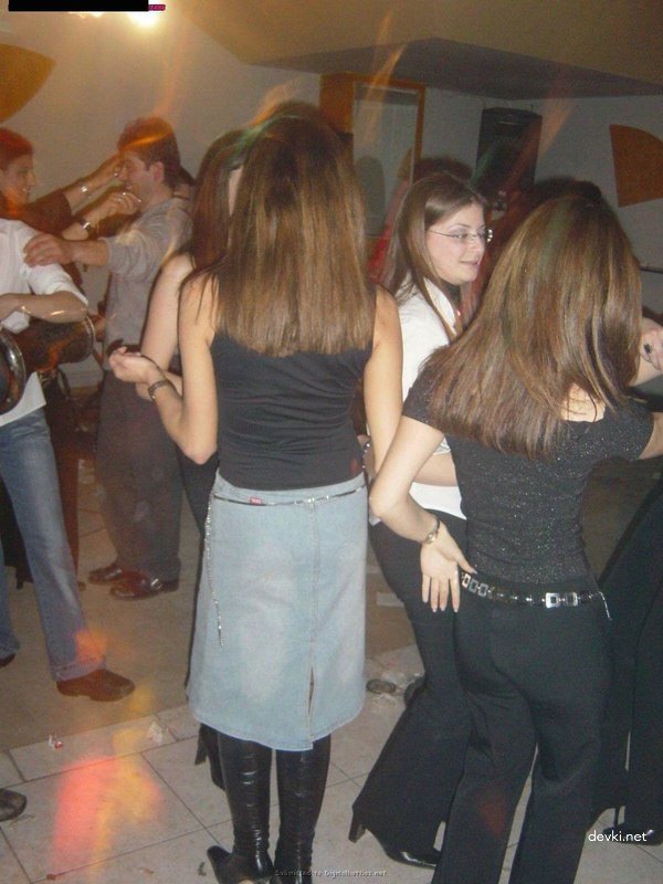 Anal-loving amateur gets pounded in explicit homemade porn