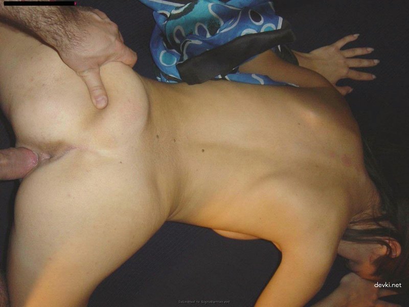 Anal-loving amateur gets pounded in explicit homemade porn