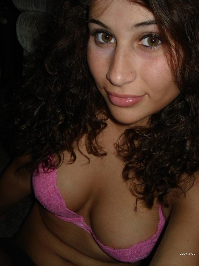 Private Photo of Gorgeous Chick: Explicit Amateur Shot