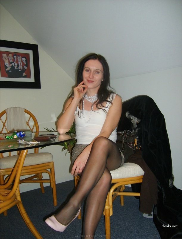 Man finger fucks girlfriend's pussy - Amateur porn photo