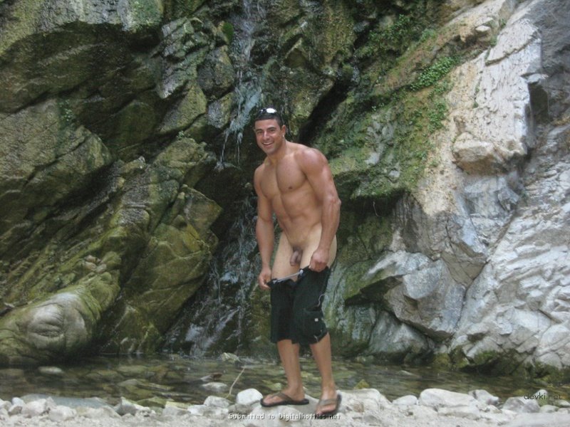 Guy fucks busty girl on beach - Amateur porn photo