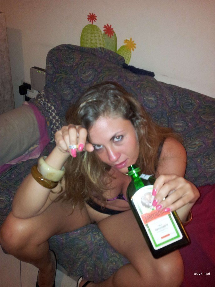 Private Amateur Photo: Sexy College Student's Explicit Sex Pic
