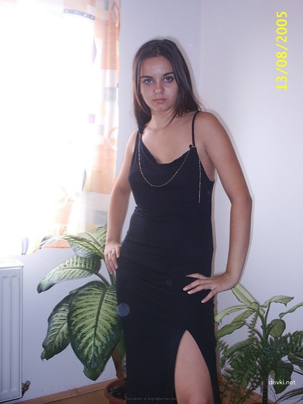 Naked College Girl Exposed: Amateur XXX Photo Shoot