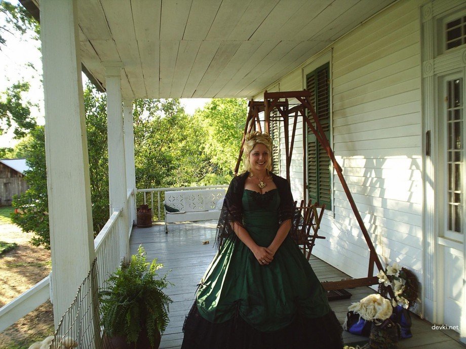 Amateur Busty Babe Sucks Big Cock - Explicit XXX Photo