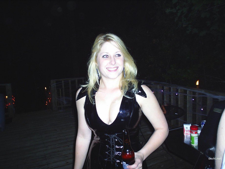 Amateur Busty Babe Sucks Big Cock - Explicit XXX Photo