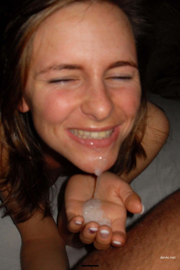 Hot Young Girlfriend Amateur Porn Photo - Explicit XXX Content