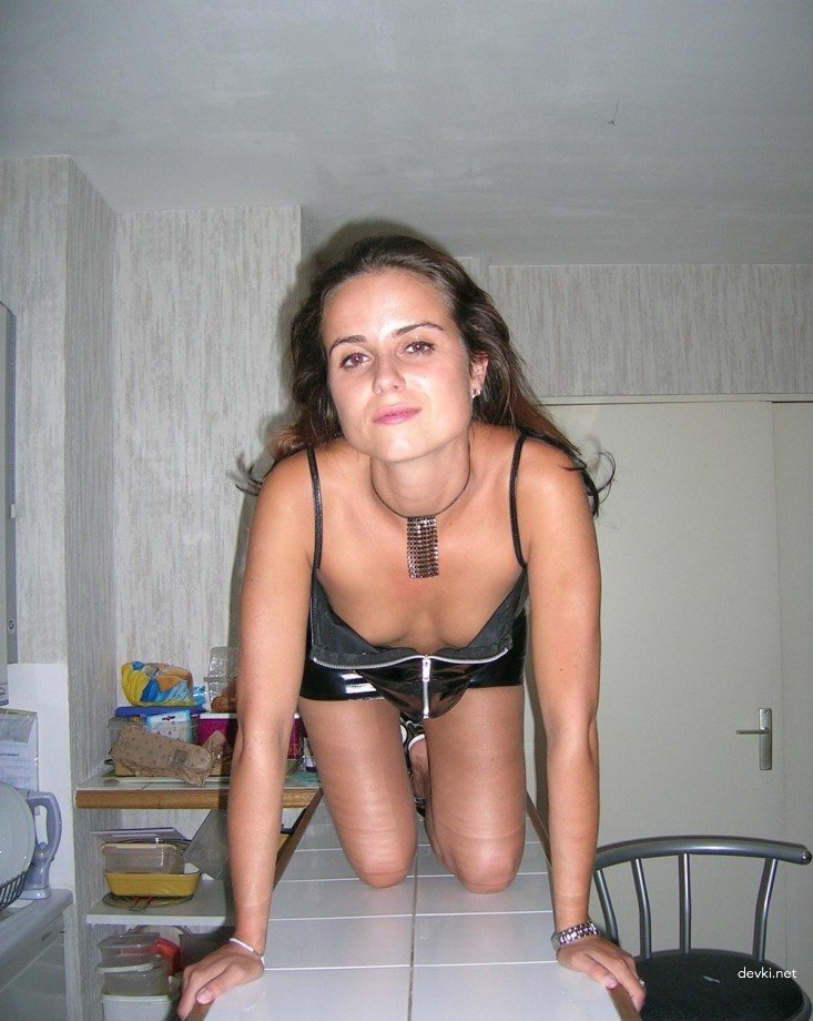 Mature Wife Homemade Porn: Explicit Amateur MILF Photos