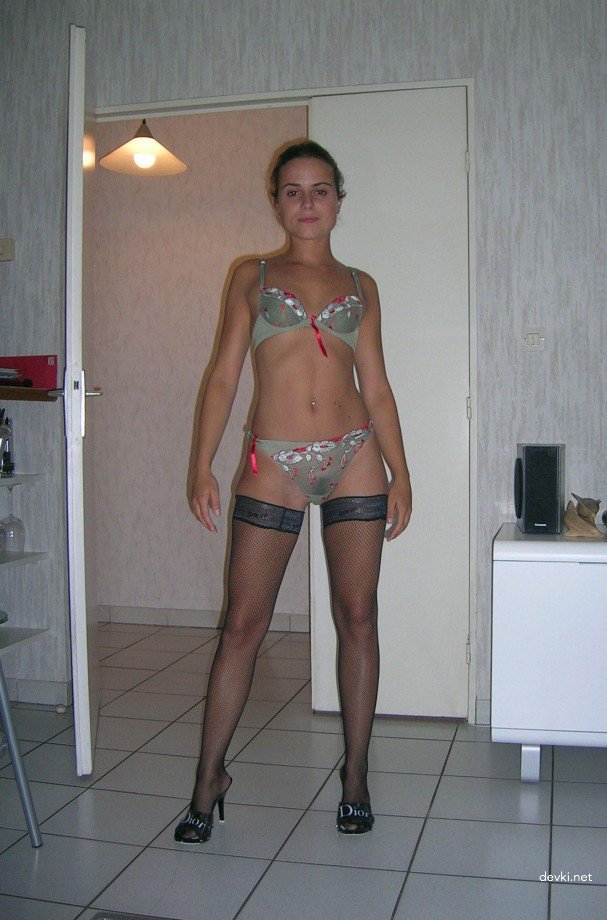 Mature Wife Homemade Porn: Explicit Amateur MILF Photos