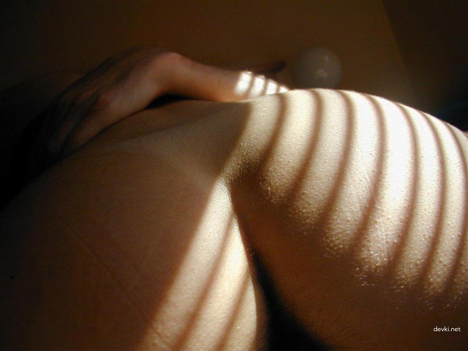 Amateur Blowjob: Hot Girl Gives Head in Explicit Porn Photo