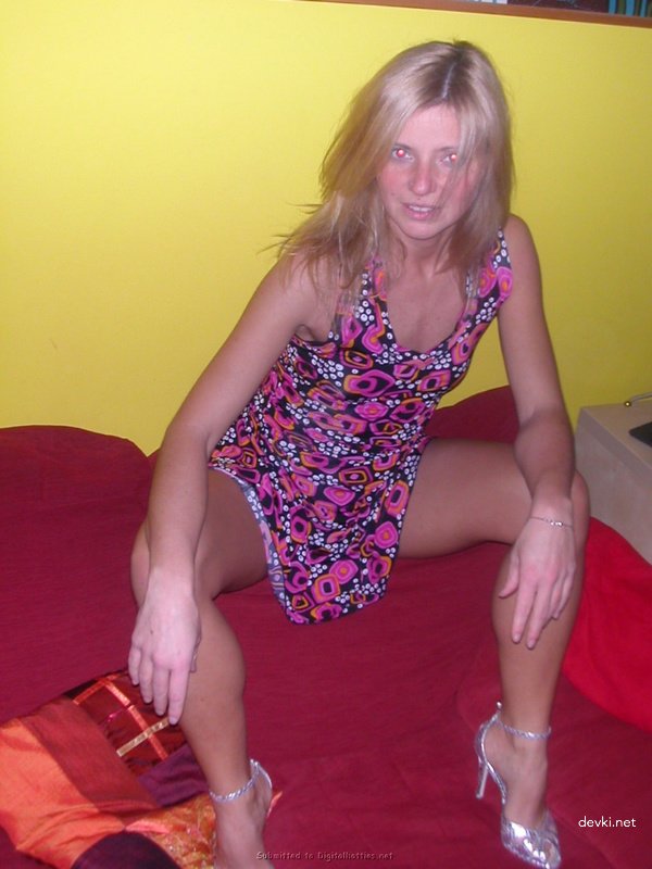 Wife Blowjob on Camera: Amateur Porn Photo with Explicit Oral Sex Action