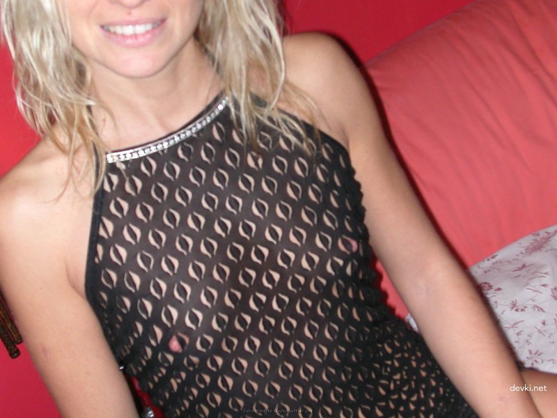 Wife Blowjob on Camera: Amateur Porn Photo with Explicit Oral Sex Action