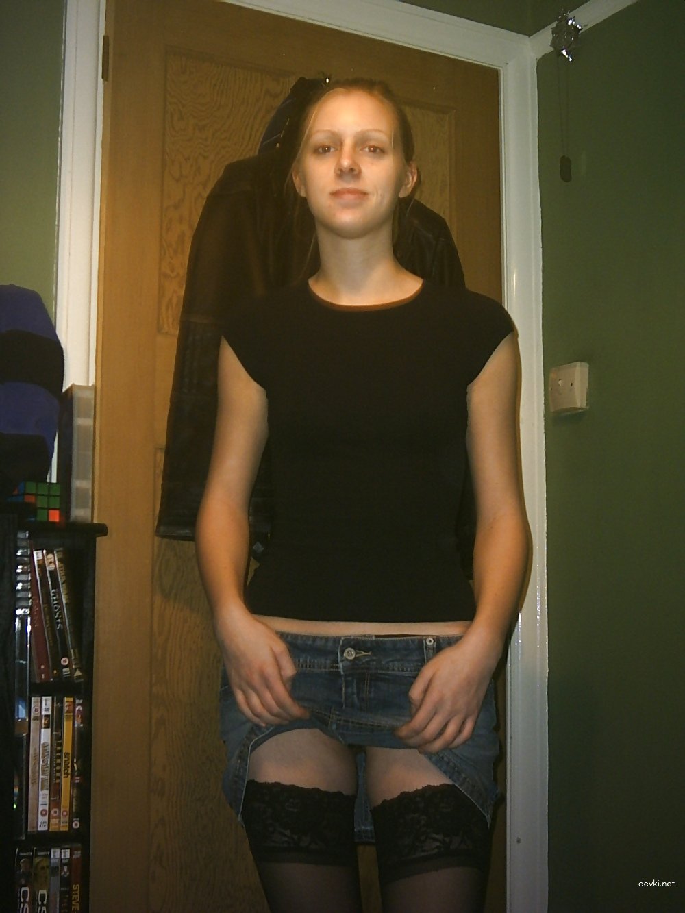 Naughty Slut at Work and Home: Amateur Porn Photos