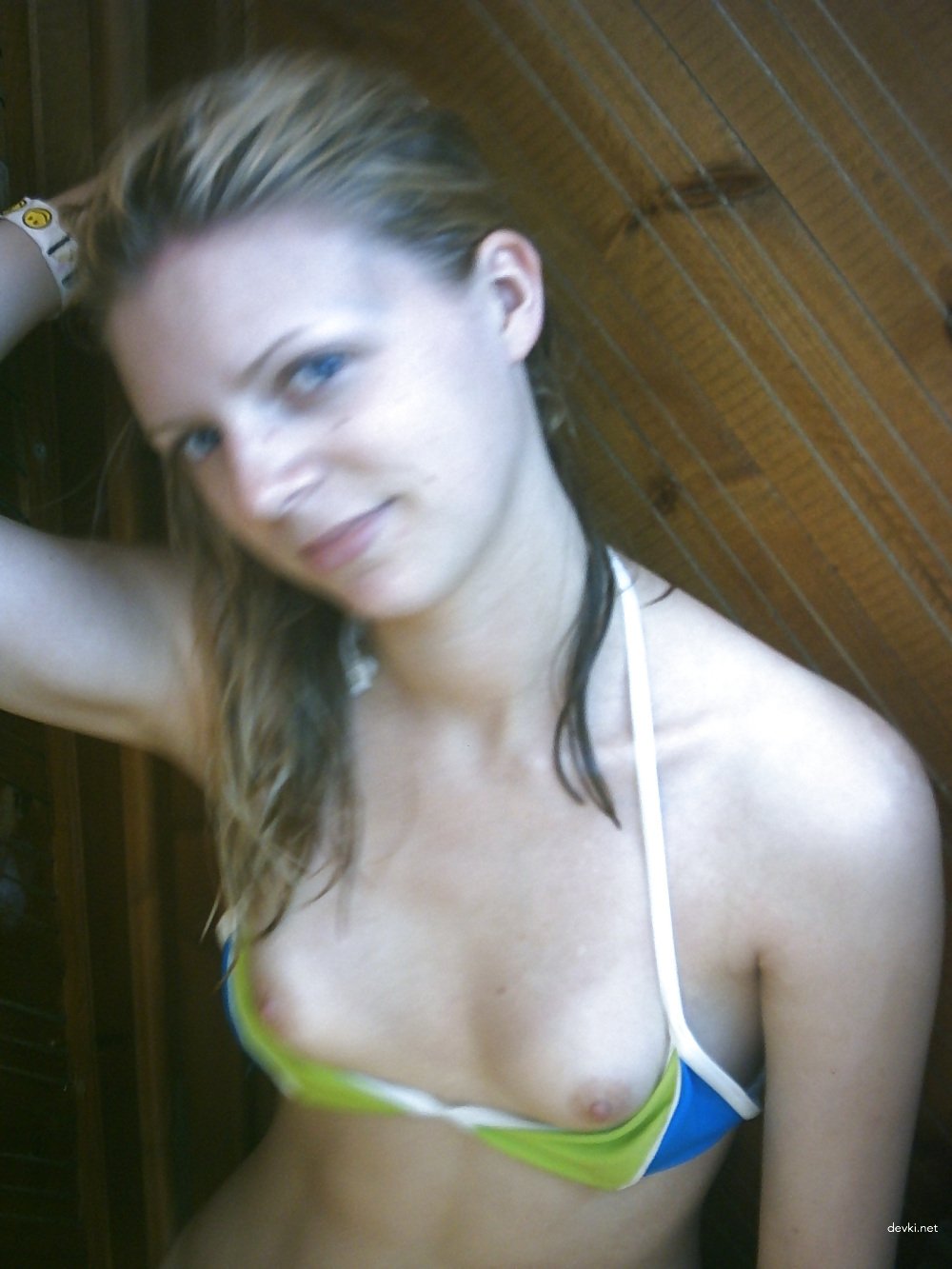 Naughty Slut at Work and Home: Amateur Porn Photos