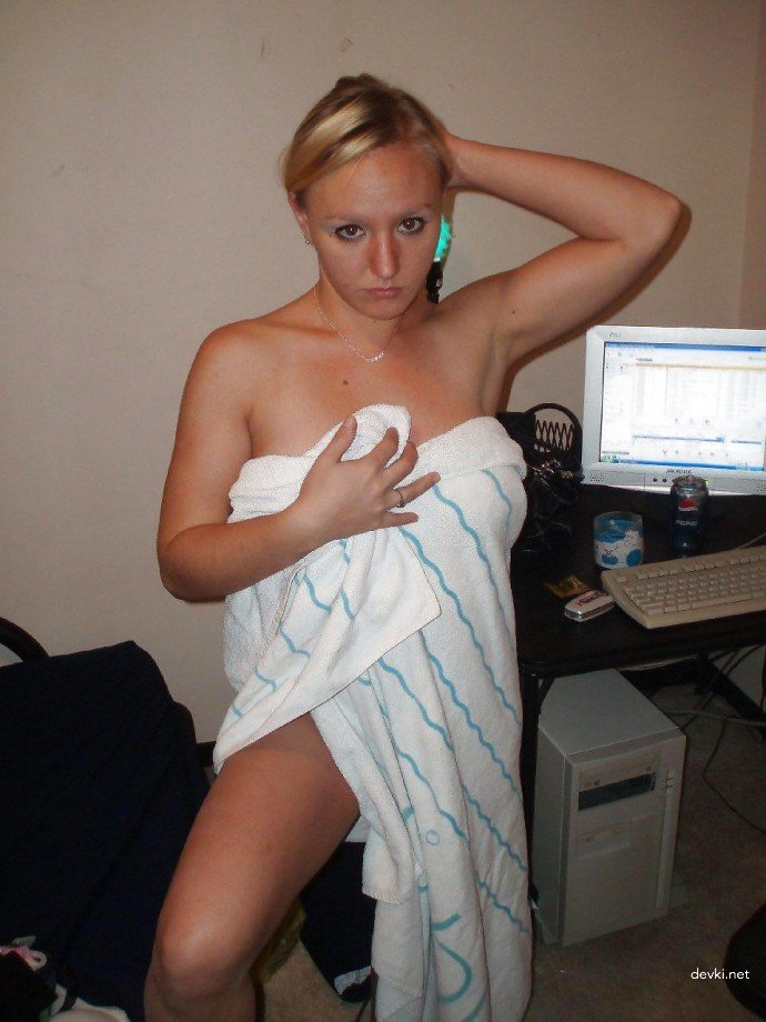 Naked Slut Covered in Cum on Face - Amateur Porn Pic