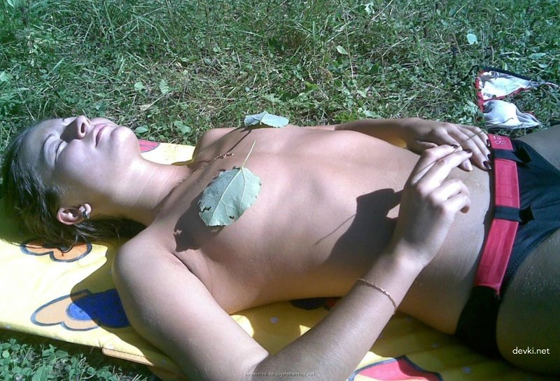 Explicit Intimate Photos of Young Girlfriend - Amateur XXX Pics