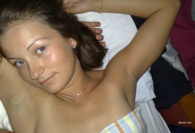 Explicit Intimate Photos of Young Girlfriend - Amateur XXX Pics