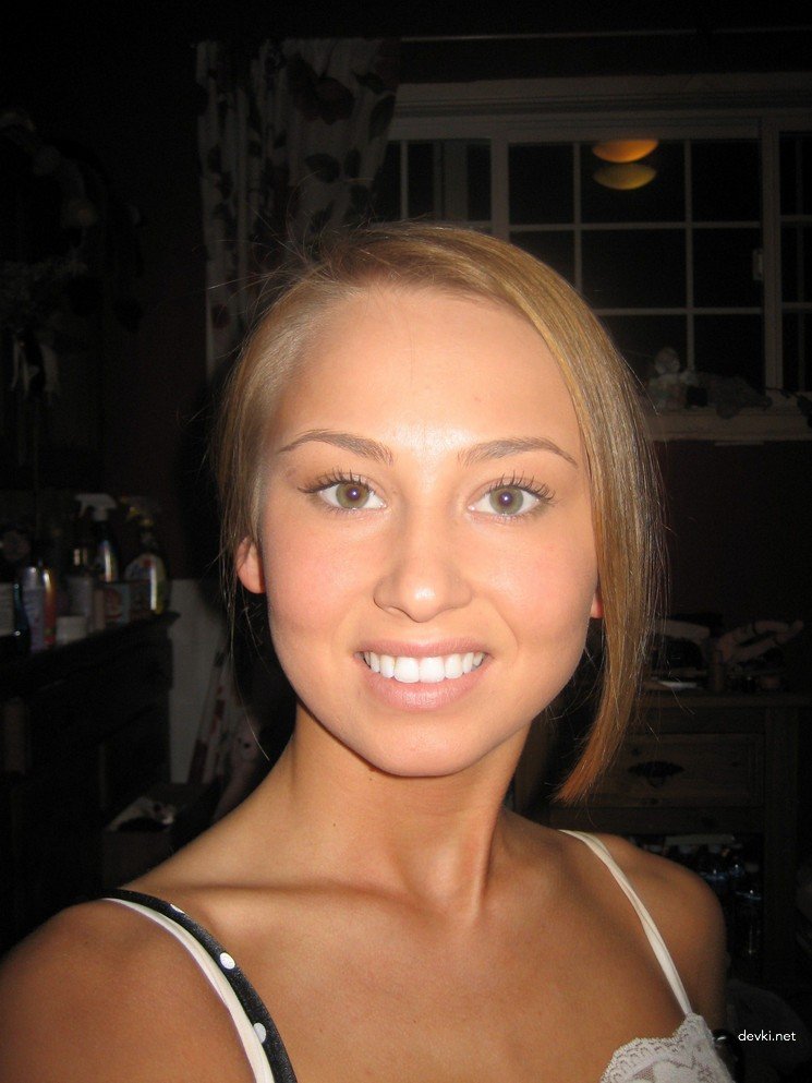 Sweet Girl's Pussy Amateur Photo - Explicit Close-Up Shot for Adults Only