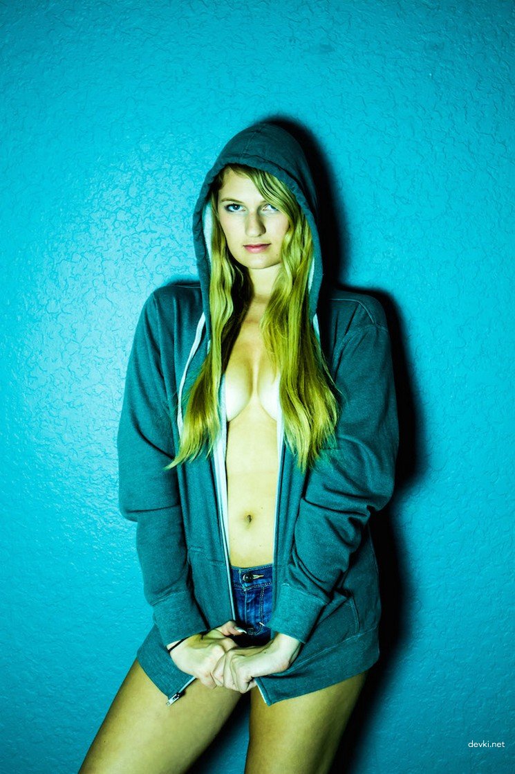 Blonde Babe Fucks Herself with Bottle - Explicit Amateur Porn Photo