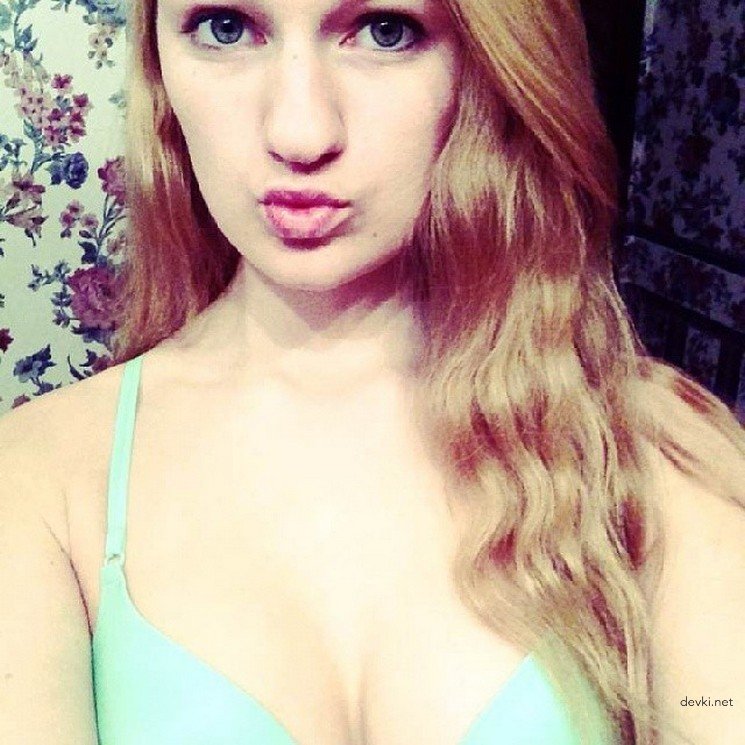 Blonde Babe Fucks Herself with Bottle - Explicit Amateur Porn Photo