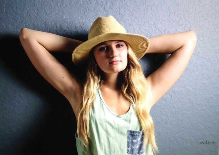 Blonde Babe Fucks Herself with Bottle - Explicit Amateur Porn Photo