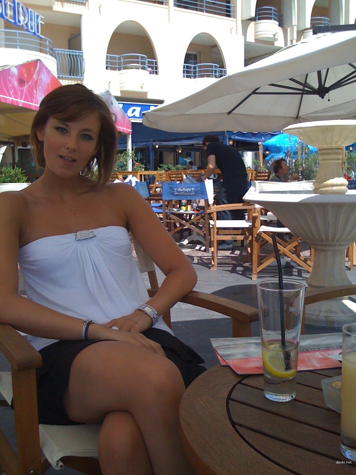 Hot Amateur Girl on Vacation - Explicit Nude Photos