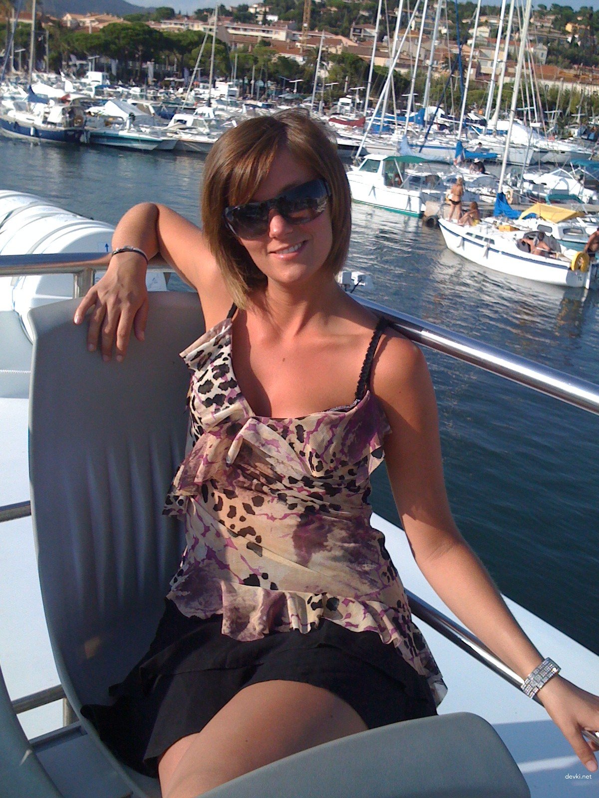 Hot Amateur Girl on Vacation - Explicit Nude Photos